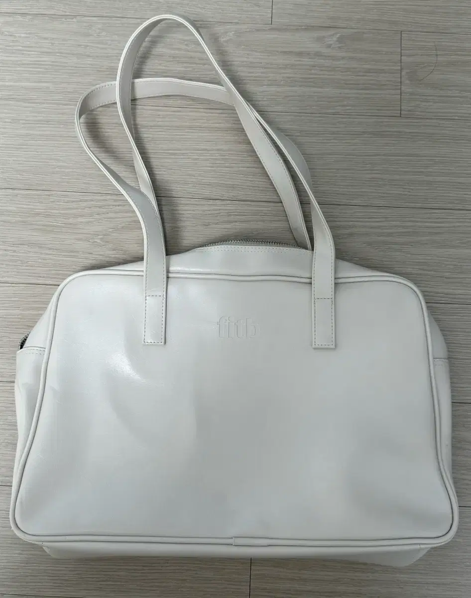 필인더블랭크 숄더백 Trapezoid Shoulder Bag eggsh